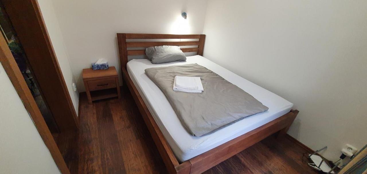 Apartman 63M2 S Balkonem V Lazenskem Centru การ์โลวีวารี ภายนอก รูปภาพ